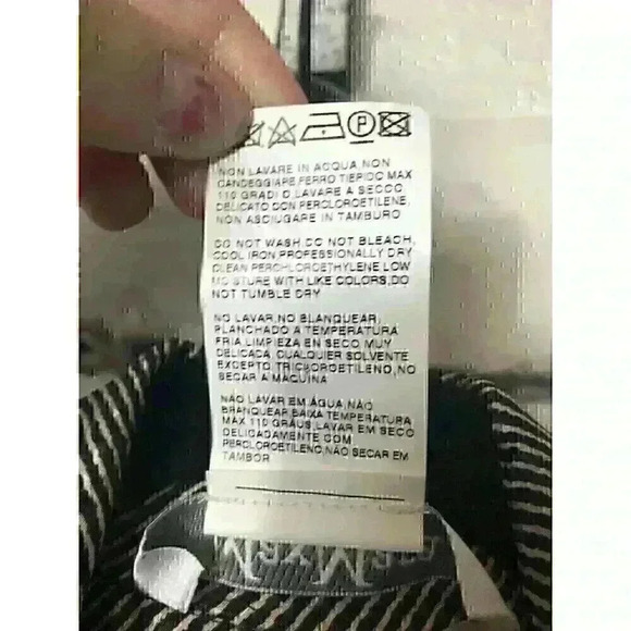 MaxMara Womens Size 8 Black & White Striped Long Sleeve Blouse 100% Silk Scarf - Picture 5 of 7